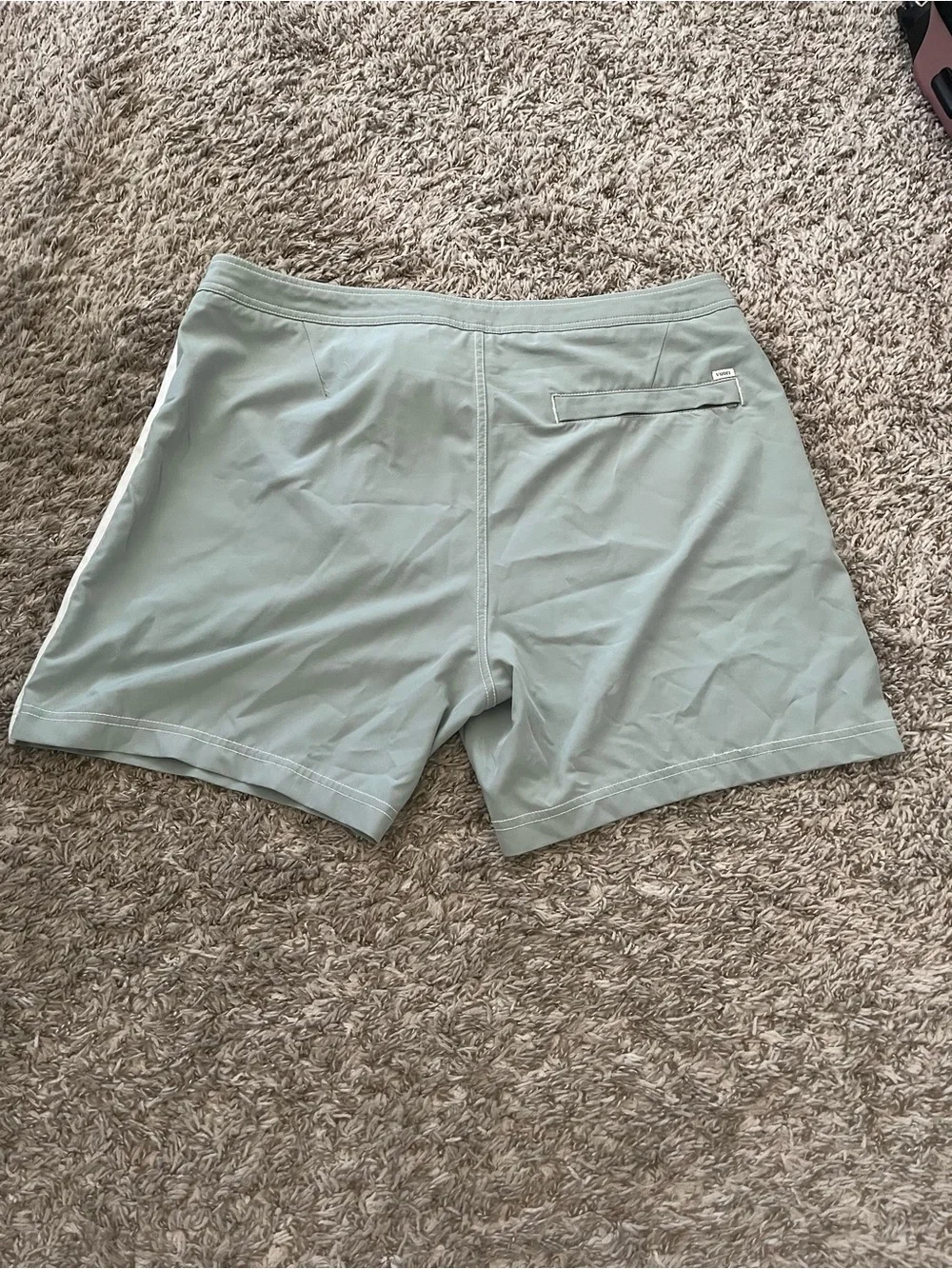 Vuori Puerto Swim Board Shorts in Green with White Side Stripes Men's Size 36